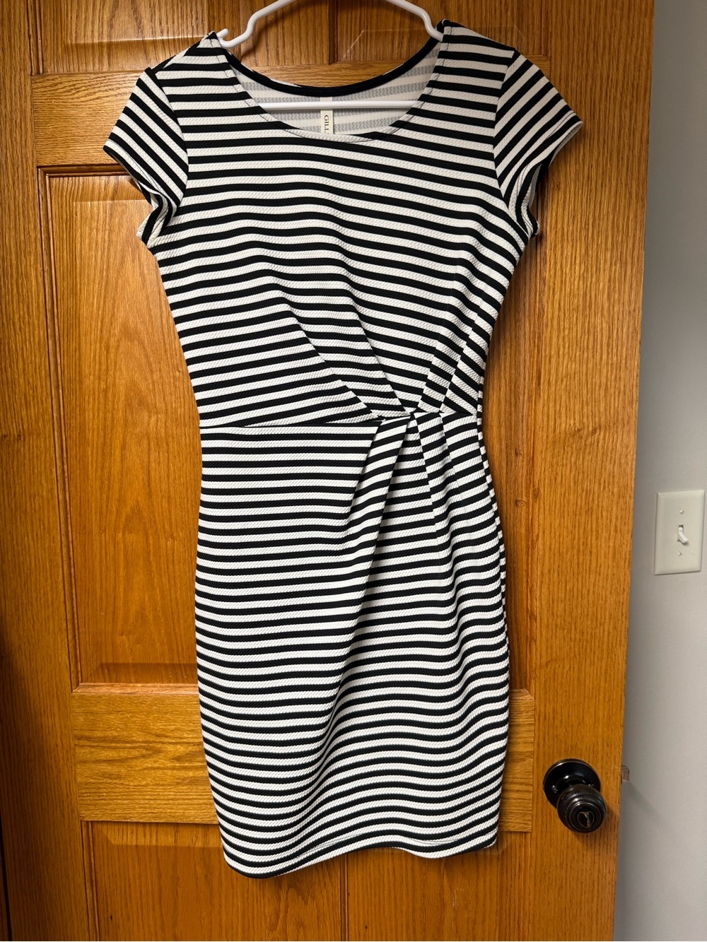 Gilli Black and White Striped Twist-Detail Midi Dress